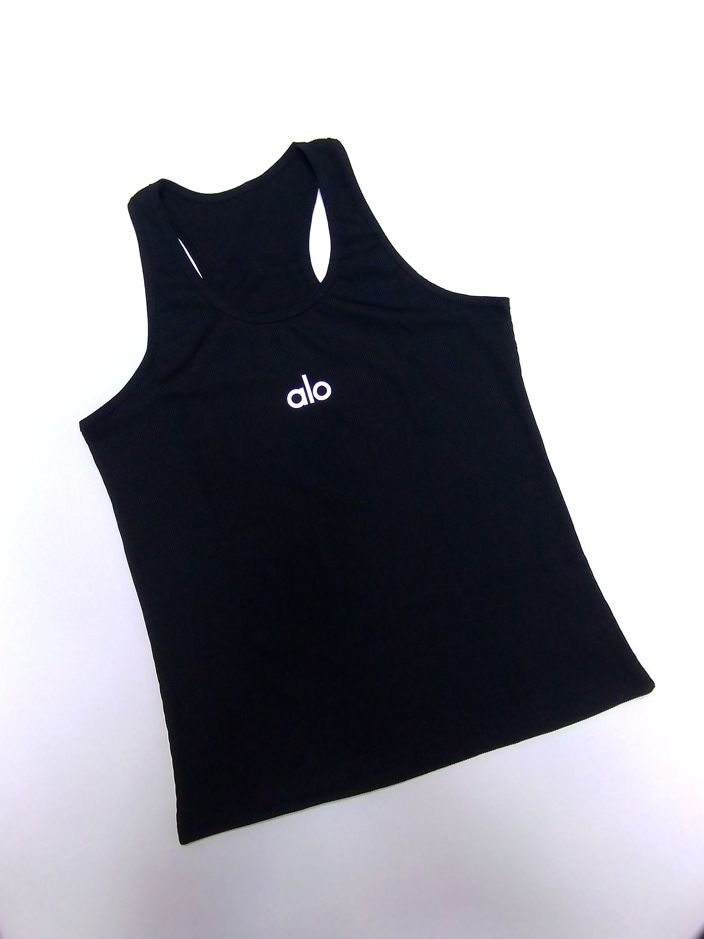 تاپ ورزشی زنانه مدل الو