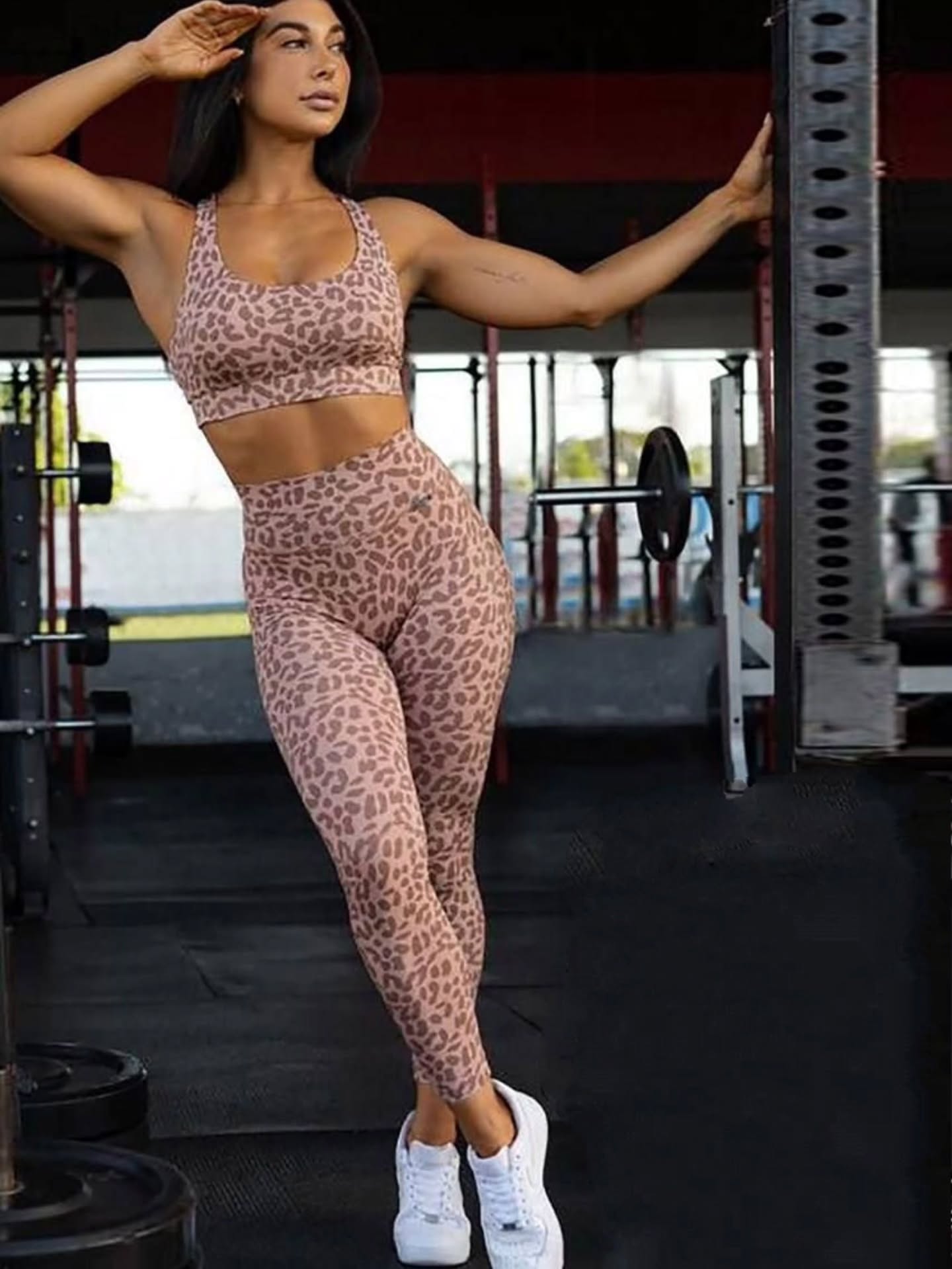 ست نیمتنه و لگ پلنگی